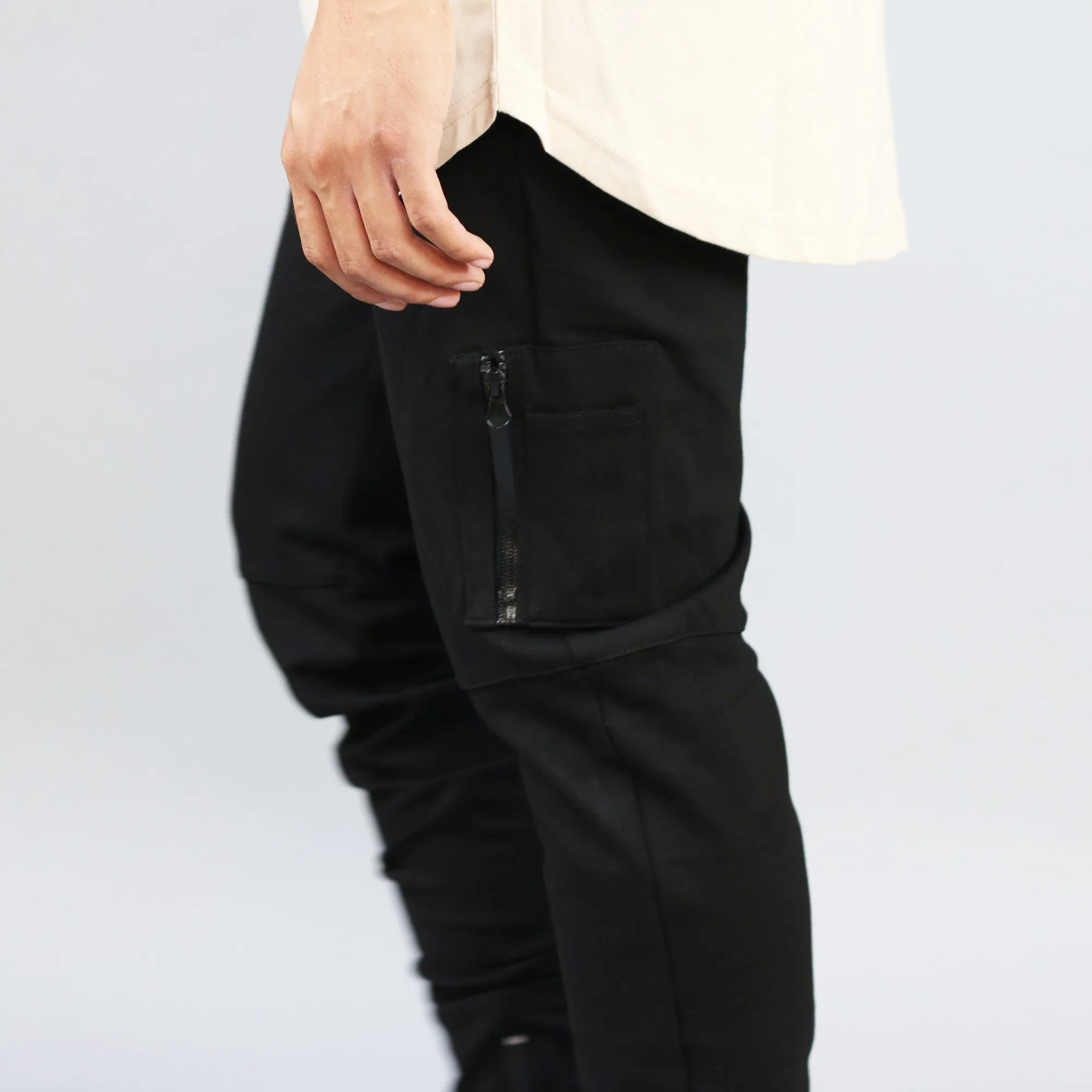MA-1 Tech Trackers - Black