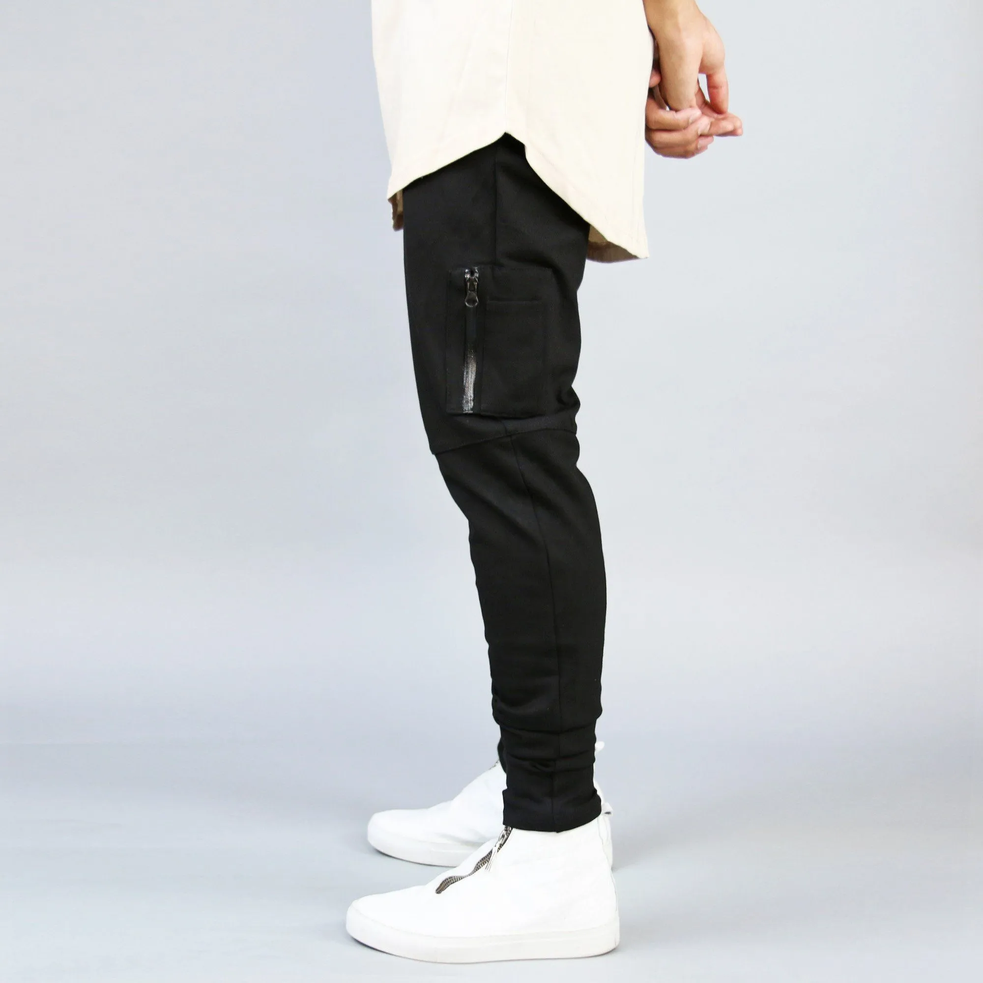 MA-1 Tech Trackers - Black