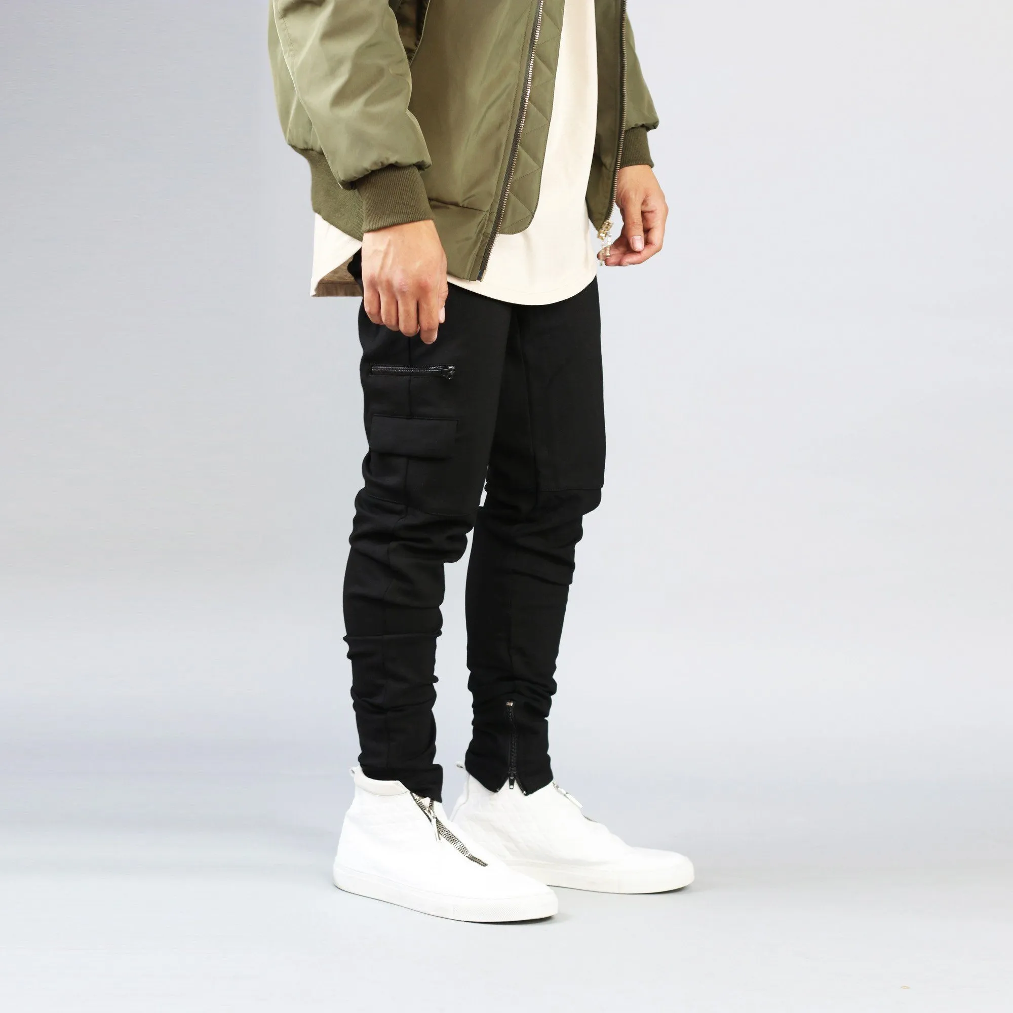 MA-1 Tech Trackers - Black